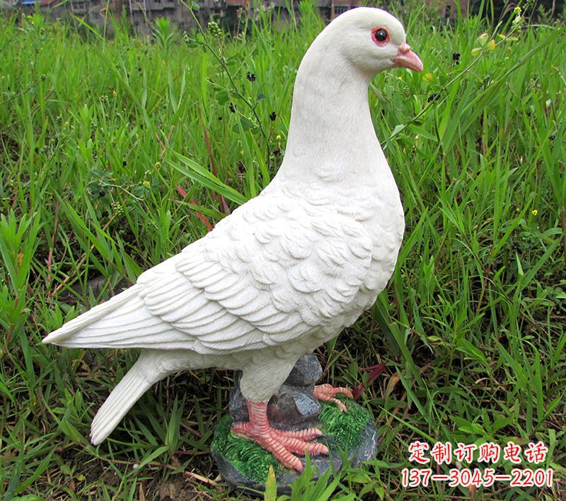 河源锻铜鸽子浮雕,精致细腻的雕塑体现