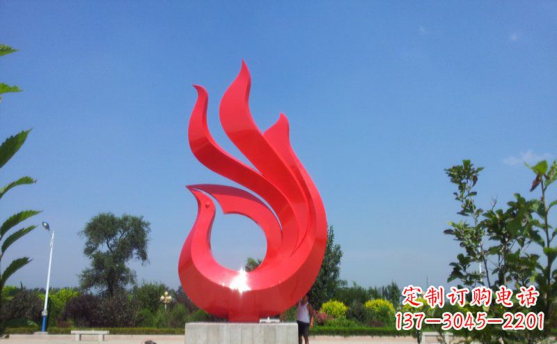 河源艺术荟萃的凤凰雕塑