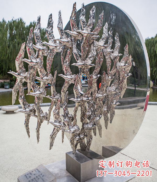 河源欣赏鸽子轻盈的美丽——不锈钢动物鸽子雕塑