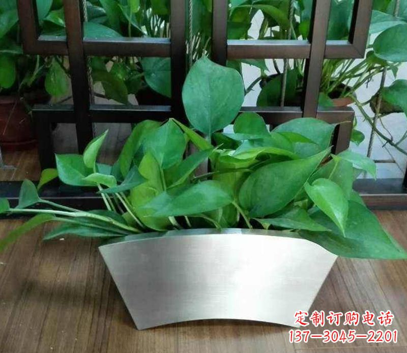 河源高质量不锈钢花盆雕塑,享受自然完美烘托