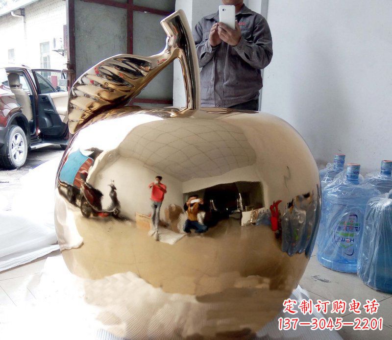 河源精美的不锈钢镜面苹果雕塑
