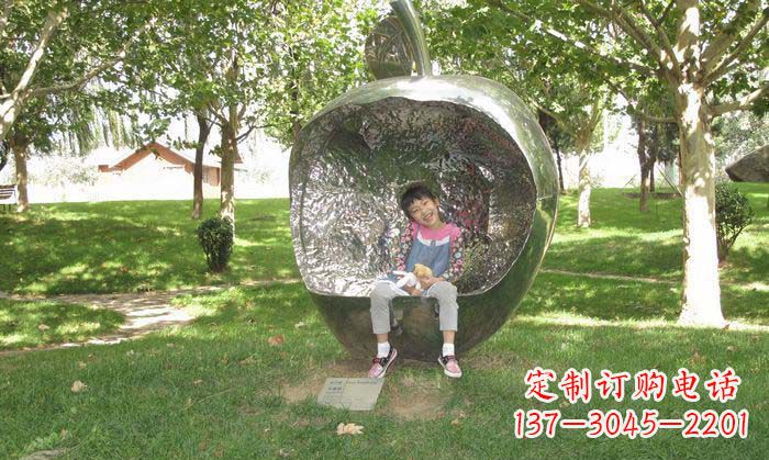 河源精致雕刻不锈钢苹果座椅雕塑