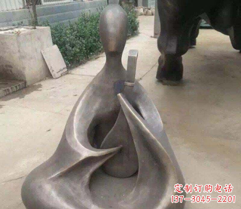 河源抽象景观弹琵琶铜雕