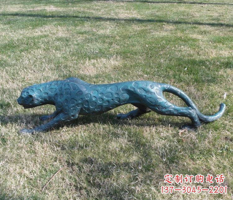 河源公园金钱豹铜雕