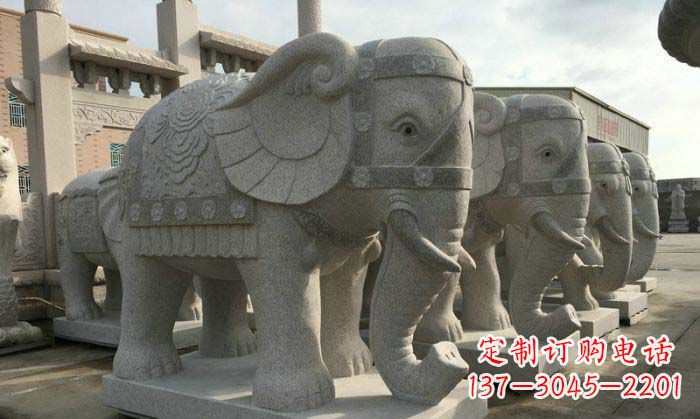 河源庄严雄伟的大象石雕