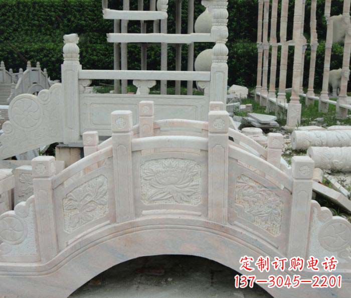 河源红石拱桥雕塑
