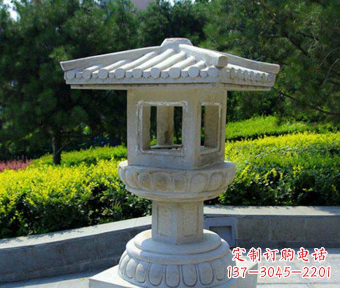 河源山水融洽的石灯雕塑