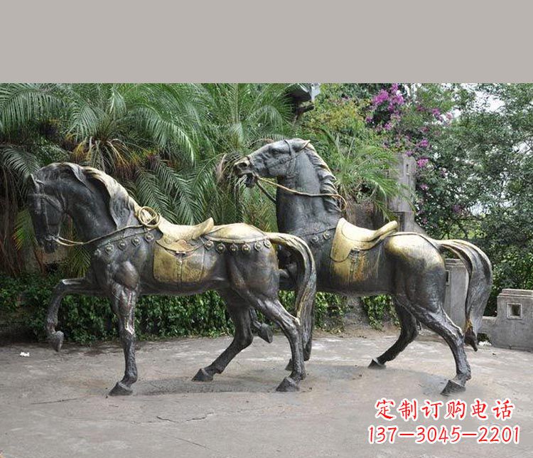 河源公园铜雕戴马鞍的马
