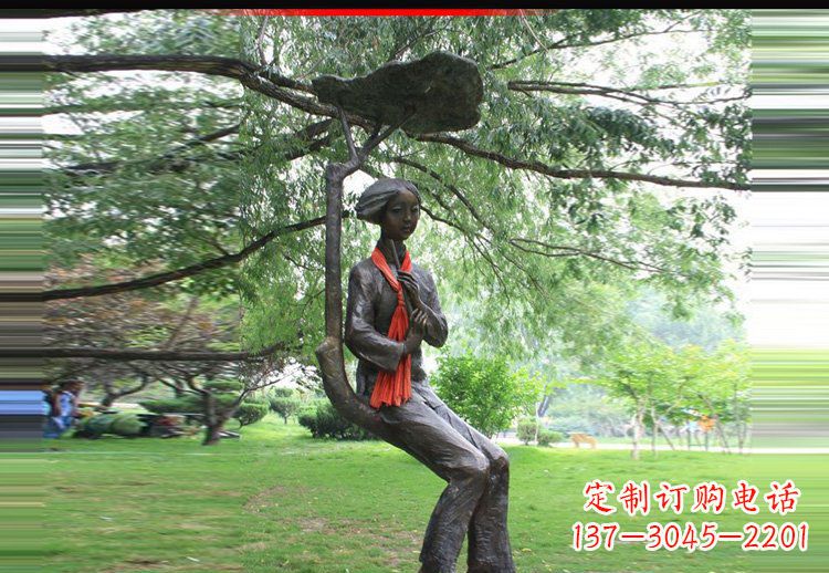 河源可爱迷人的美女雕塑