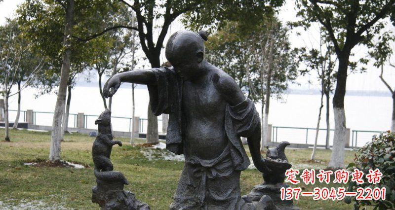 河源铜质高端松鼠雕塑