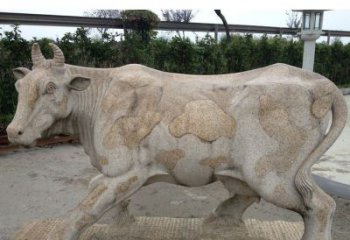 河源中领雕塑精美绝伦的奶牛石雕