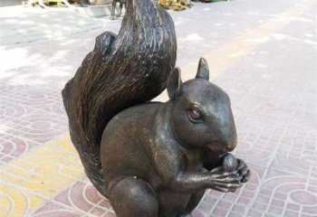 河源令人惊叹的松鼠铜雕塑