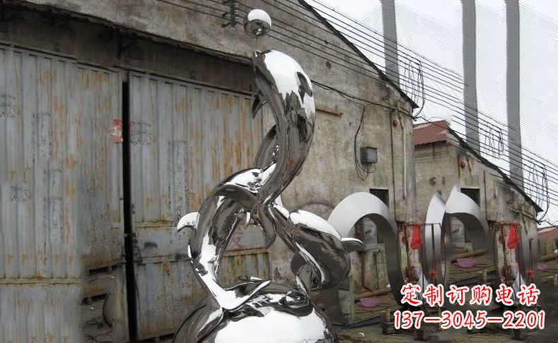 河源海洋精灵的象征:汇中领雕塑出品的不锈钢海豚雕塑