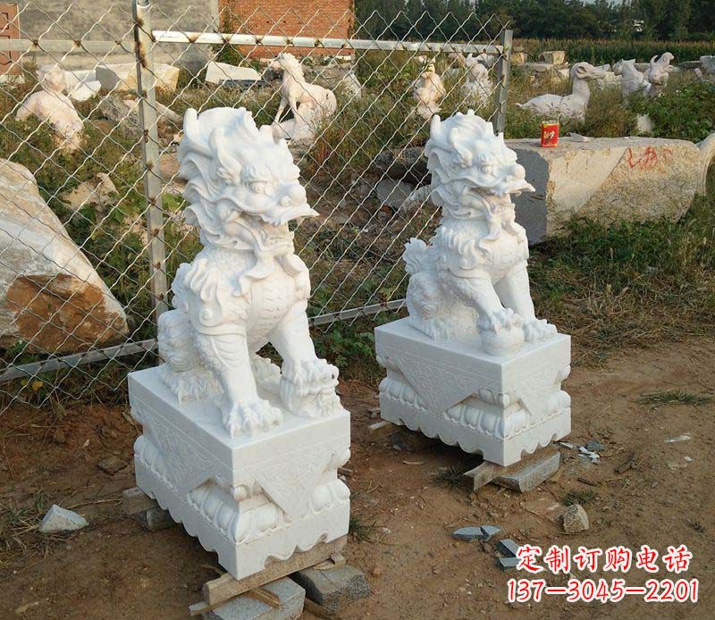 河源精美雕刻石麒麟,添玉门口踩球景象