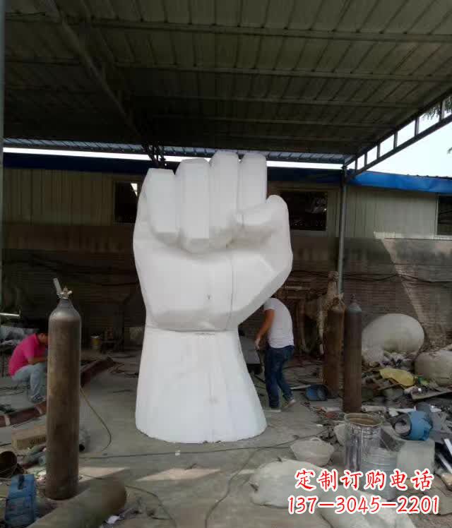 河源户外不锈钢景观拳头雕塑