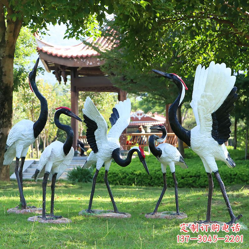 河源精美彩绘丹顶鹤雕塑