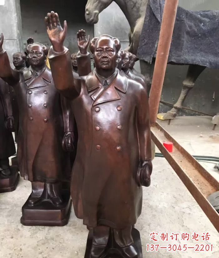 河源毛主席挥手铜雕,传达毛主席的不朽精神