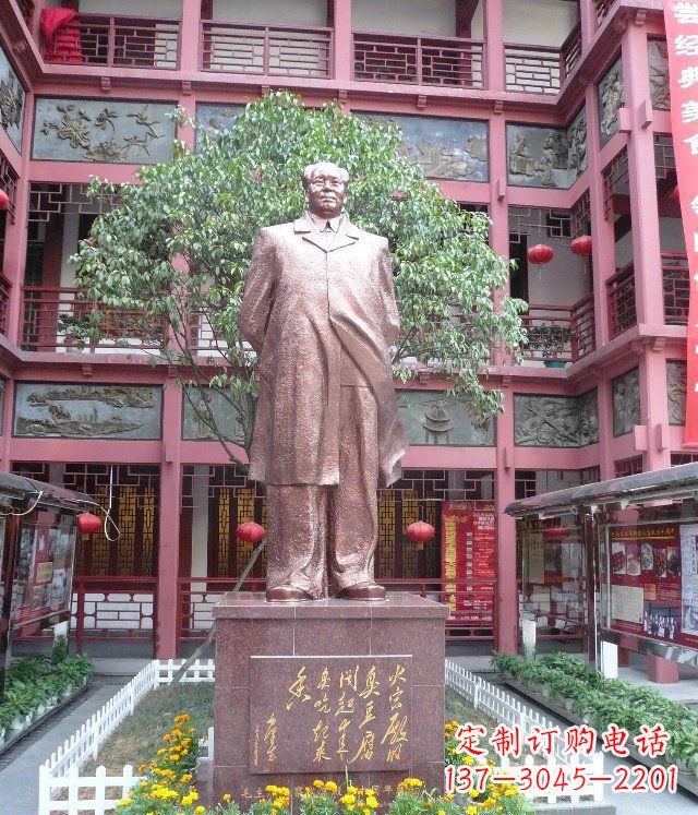 河源毛泽东伟人铜雕,展示传统文化风采!