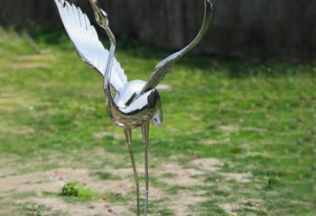 河源高端定制丹顶鹤展翅不锈钢雕塑