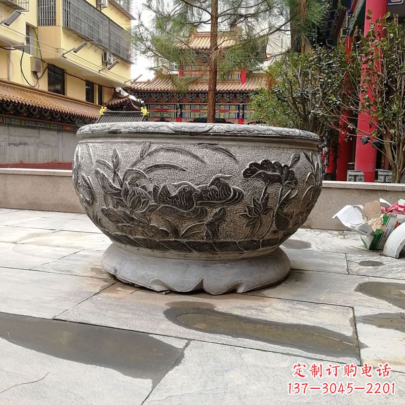 河源青石仿古风格鱼缸雕塑