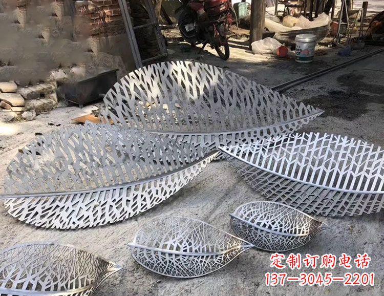 河源树叶镂空不锈钢雕塑