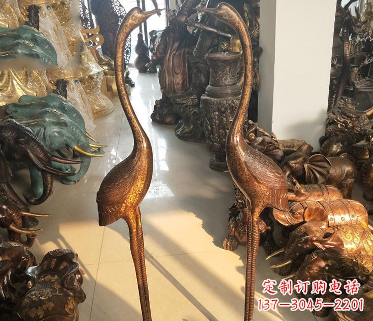 河源铜雕仙鹤踩龟雕塑摆件
