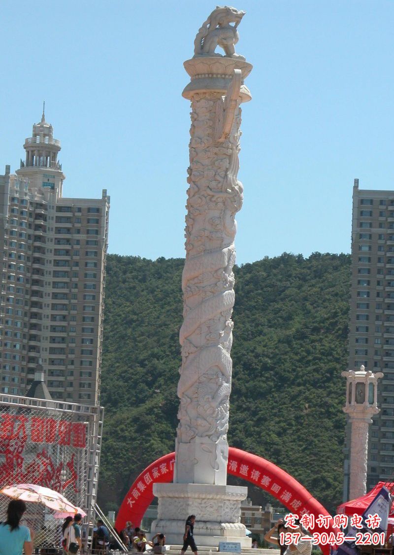 河源晚霞红广场龙柱