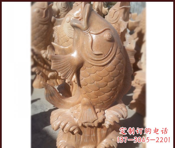河源晚霞红喷水鲤鱼石雕 (3)