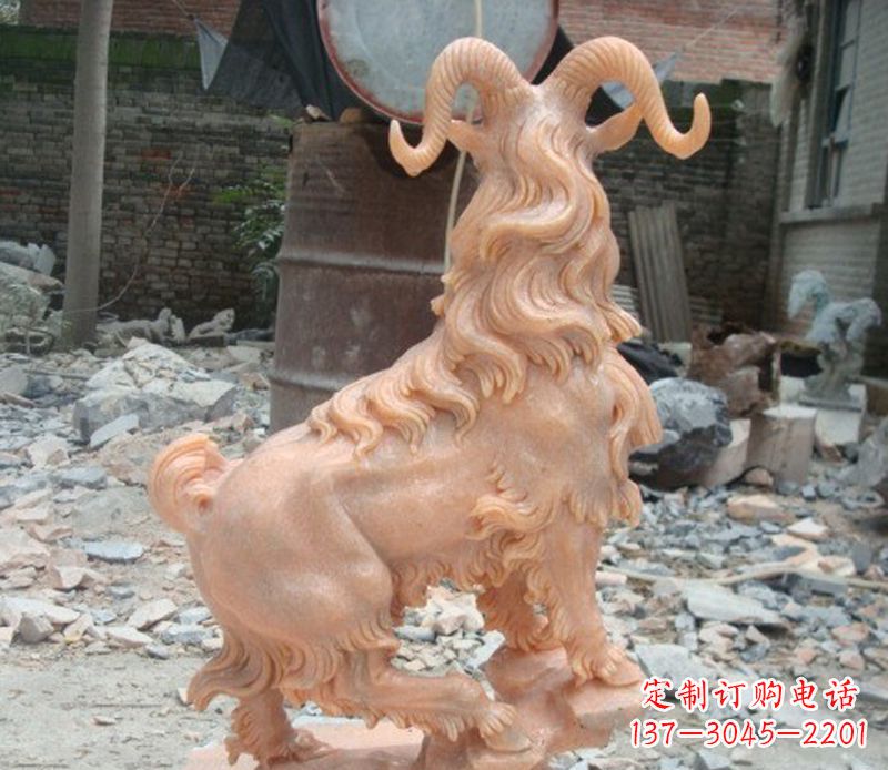 河源晚霞红山羊石雕