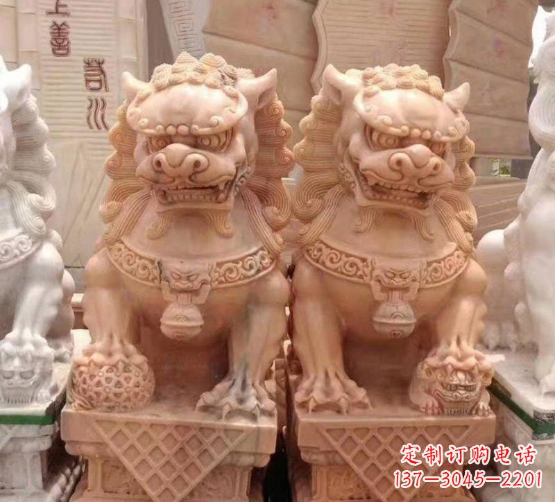 河源晚霞红石雕狮子