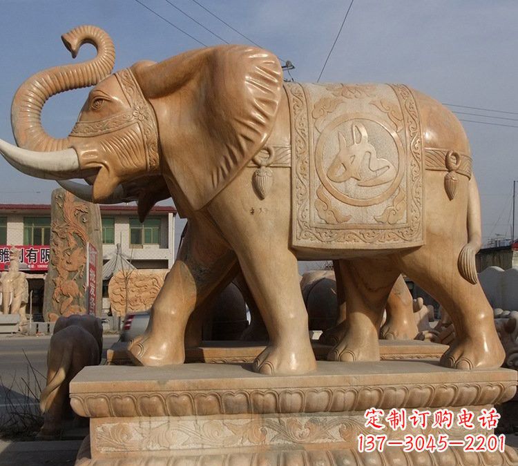 河源晚霞红石雕如意大象