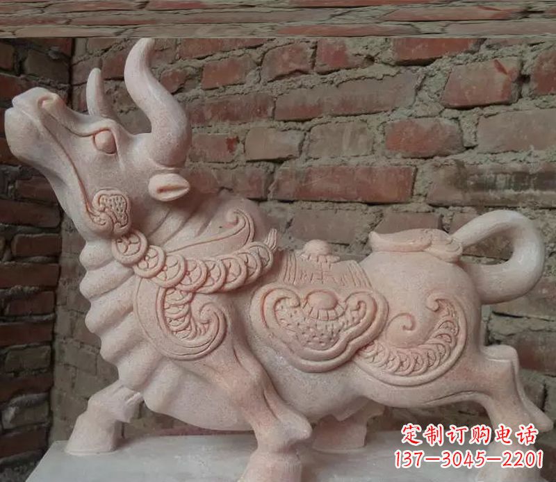 河源晚霞红小牛雕塑
