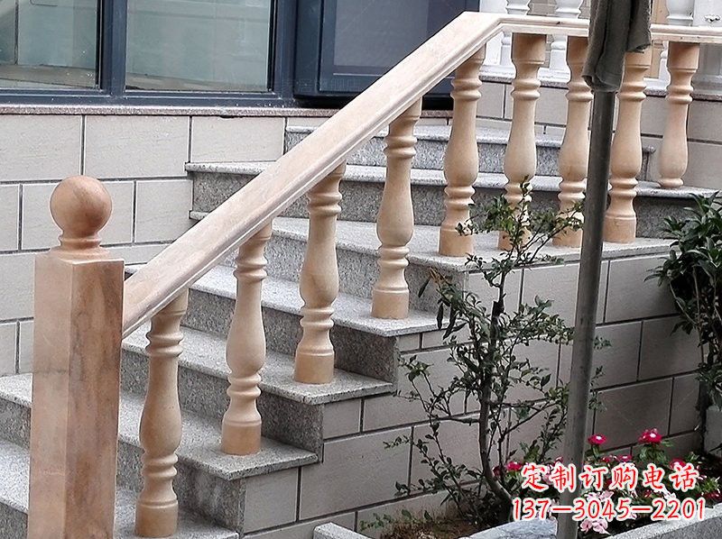 河源晚霞红小区栏杆石雕