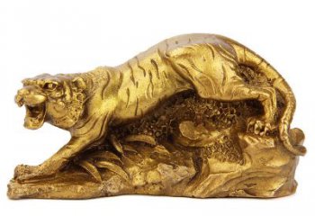 河源中领雕塑生肖铜虎鎏金摆件，是一款以生肖虎…