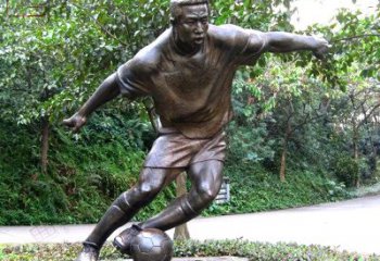 河源踢足球铜雕体育运动人物雕塑