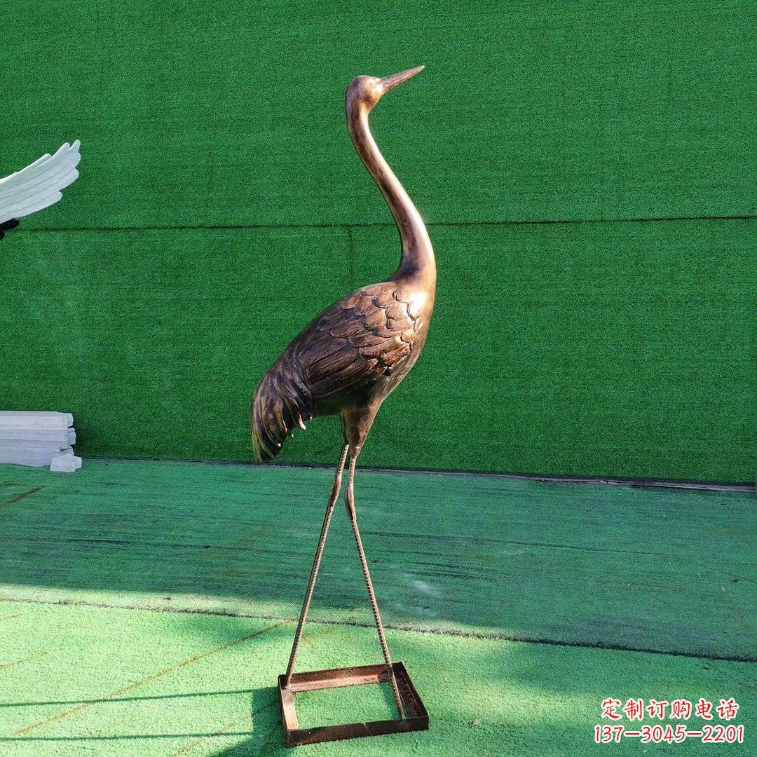 河源仙鹤衔芝铜雕