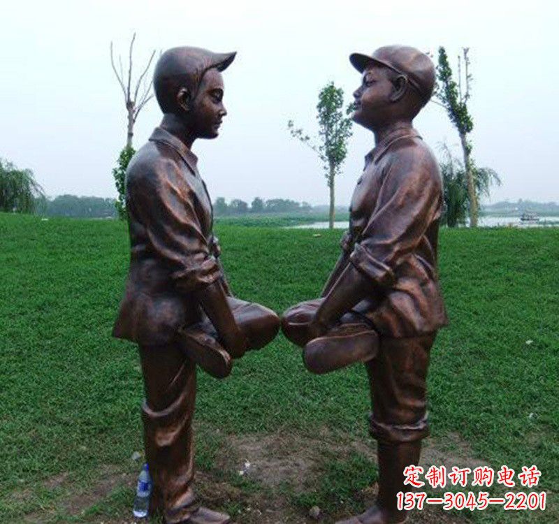 河源小孩斗鸡铸铜雕塑