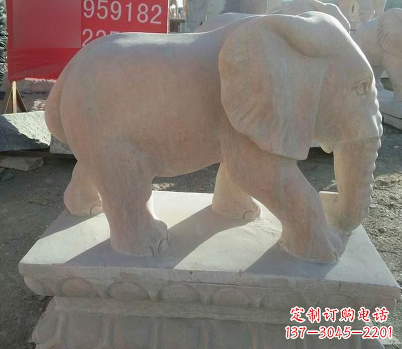 河源园林晚霞红大象雕塑