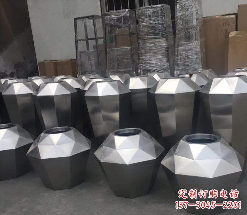 河源不锈钢组合花盆雕塑