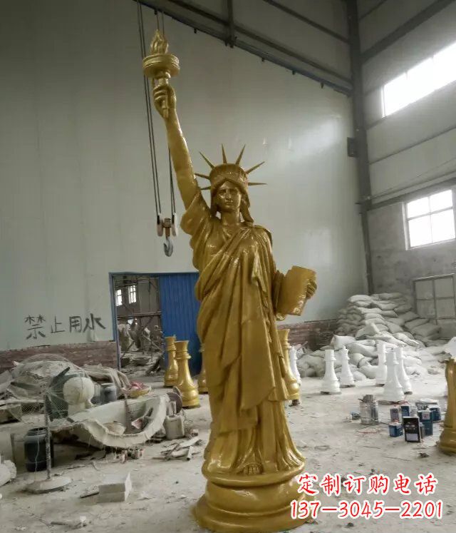 河源自由女神玻璃钢仿铜人物雕塑