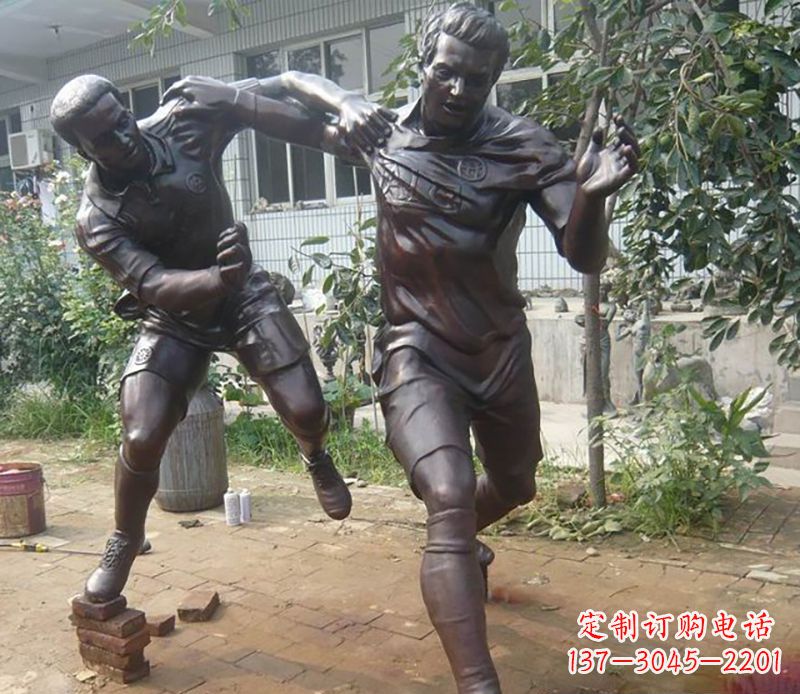 河源足球运动公园人物铜雕