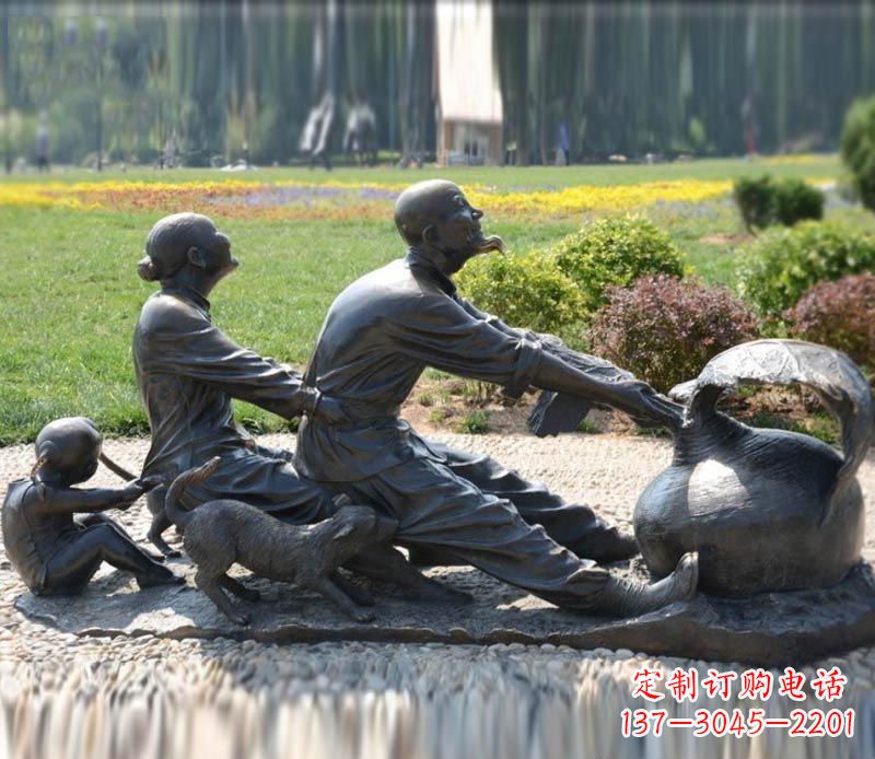 河源祖孙三人拔萝卜铜雕