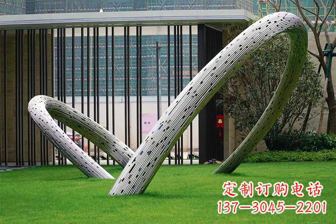 河源景观雕塑-酒店草坪创意不锈钢圆环景观雕塑